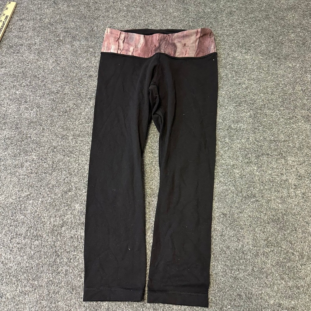 Lululemon Leggings Womens Size 4 Black Mauve Woodgrain Waistband Cropped Sport